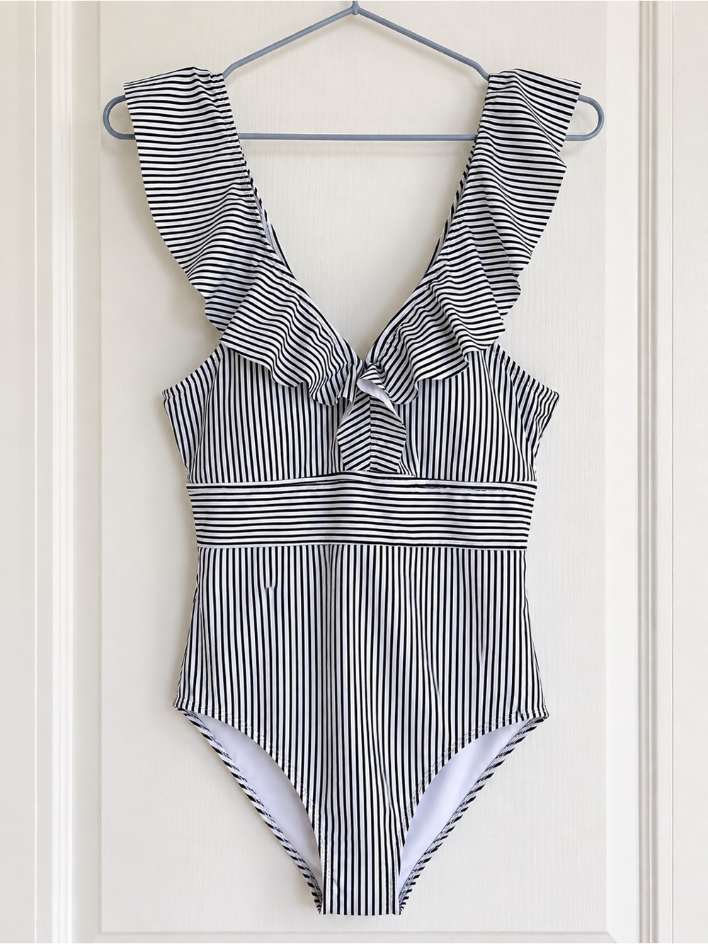 NWT WFit Black & White Striped Ruffle One Piece Swimsuit Size L